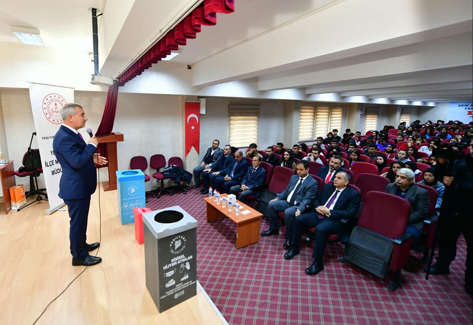 Çınar, Turgut Özal Anadolu Lisesindeki ‘Sıfır Atık’ Eğitim Toplantısına Katıldı