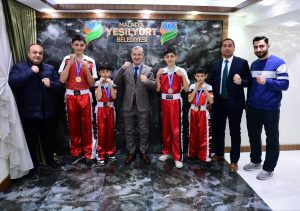 Çınar, Yeşilyurt Belediyespor Kulübünün Şampiyon Kick-Bokscularını Makamında Ağırladı