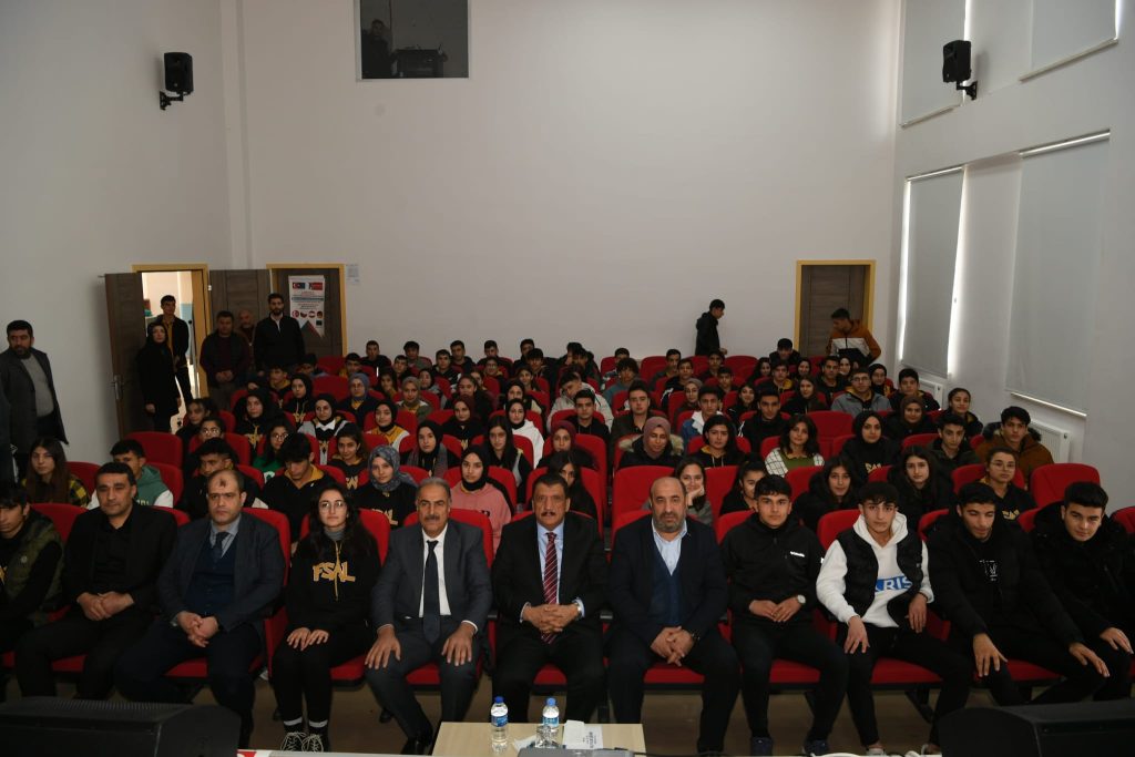 Gürkan Kariyer Günlerinde Öğrencilerle Bir Araya Geldi