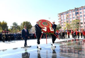 29 Ekim Kutlamaları Yeni Cumhuriyet Meydan’ında Yapılan Törenle Başladı